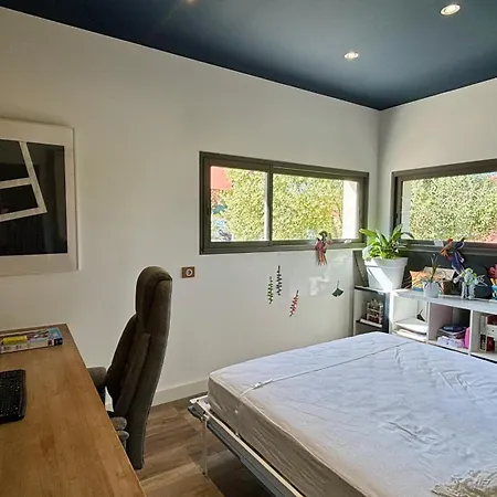 Designer & Nature, Close To Montpellier, Pool Villa *